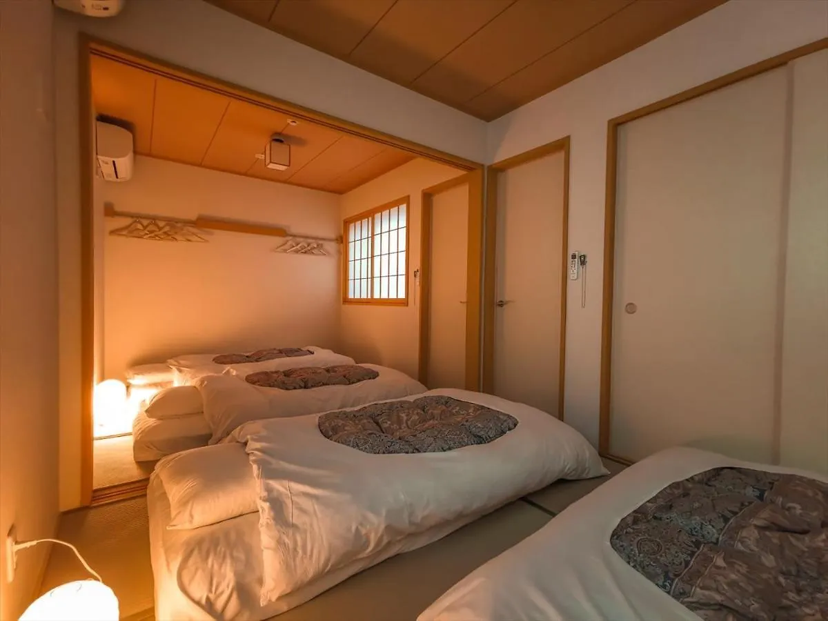 Yadoya Karasumain Villa Tokyo 0*,